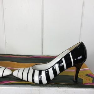 ***SOLD*** Bally Leather 80's Pumps Black/White
